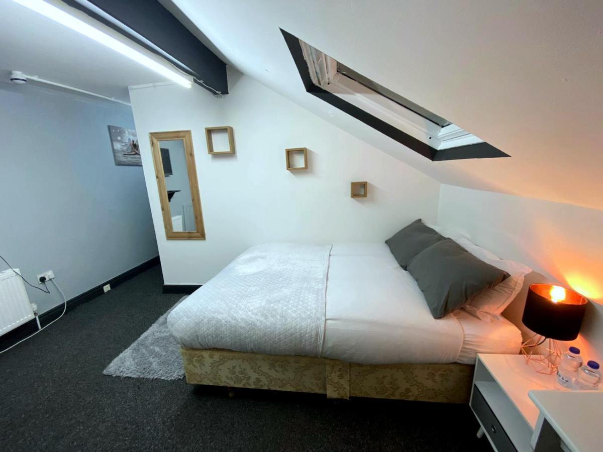Townhouse 105 Hotel Huddersfield Eksteriør billede