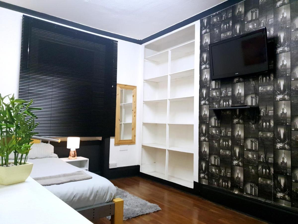 Townhouse 105 Hotel Huddersfield Eksteriør billede