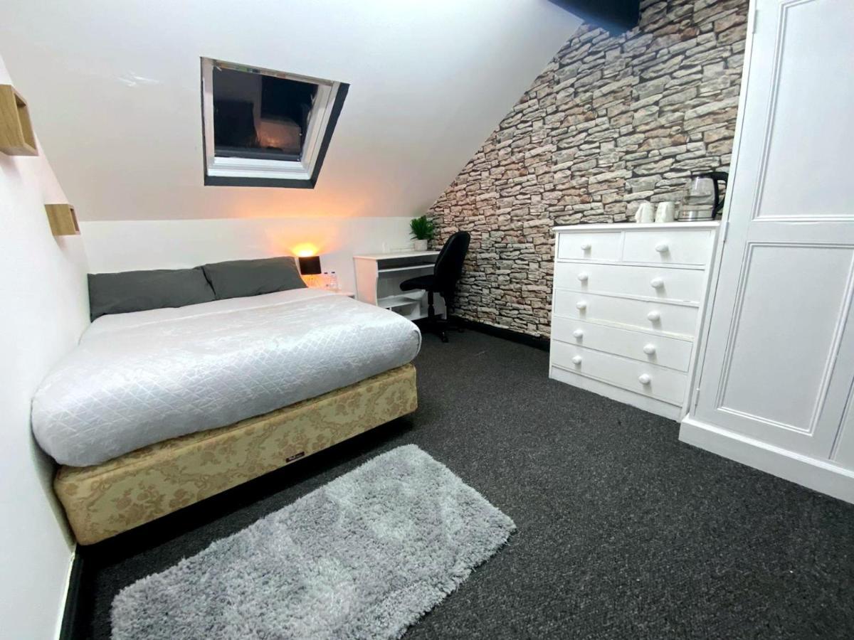 Townhouse 105 Hotel Huddersfield Eksteriør billede