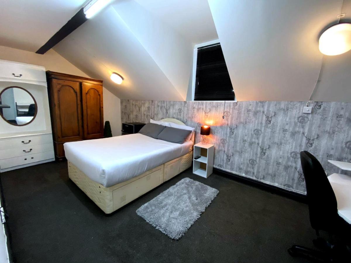Townhouse 105 Hotel Huddersfield Eksteriør billede